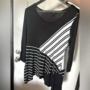 Women’s black and white fashionable blouse Size L